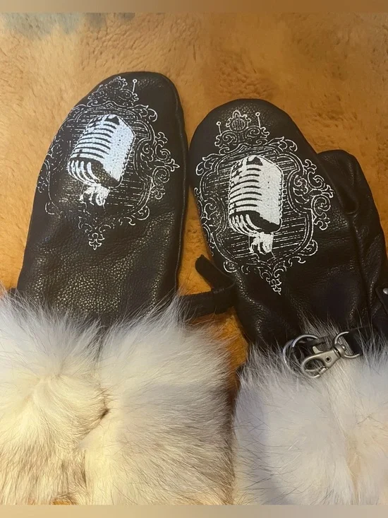 Black Leather Mittens with White Fur Trim and Microphone Print - Picture 5 of 8